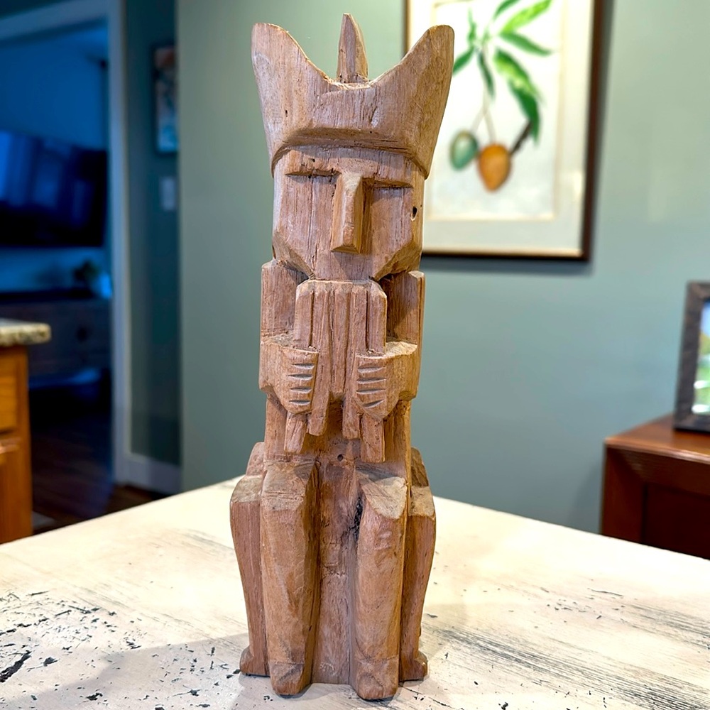 CARVED WOODEN TOTEM STATUE